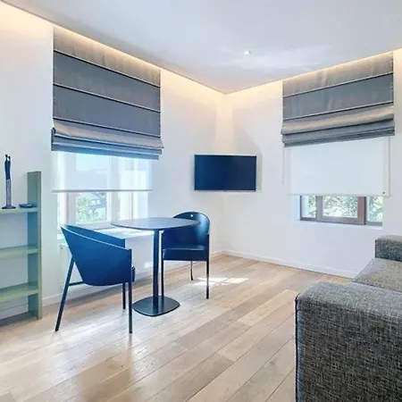 לינה וארוחת בוקר Les Begards Espace 9 3*